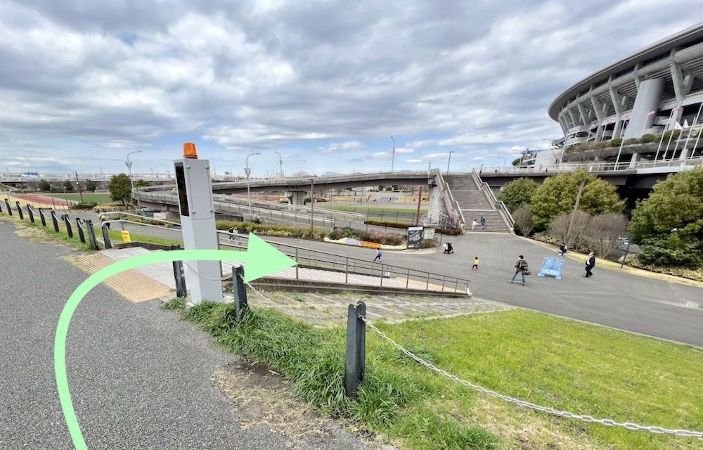 小机駅から日産スタジアム(横浜国際総合競技場)へのアクセス画像9