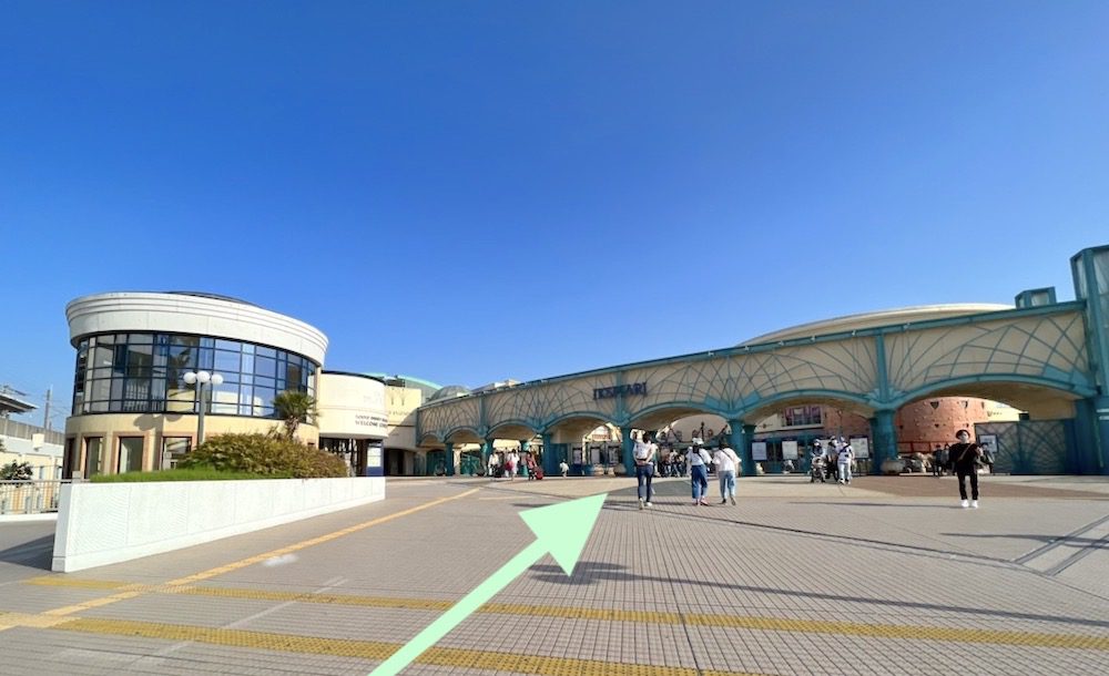 JR舞浜駅(イクスピアリ内を通る行き方)から舞浜アンフィシアターへのアクセス画像3