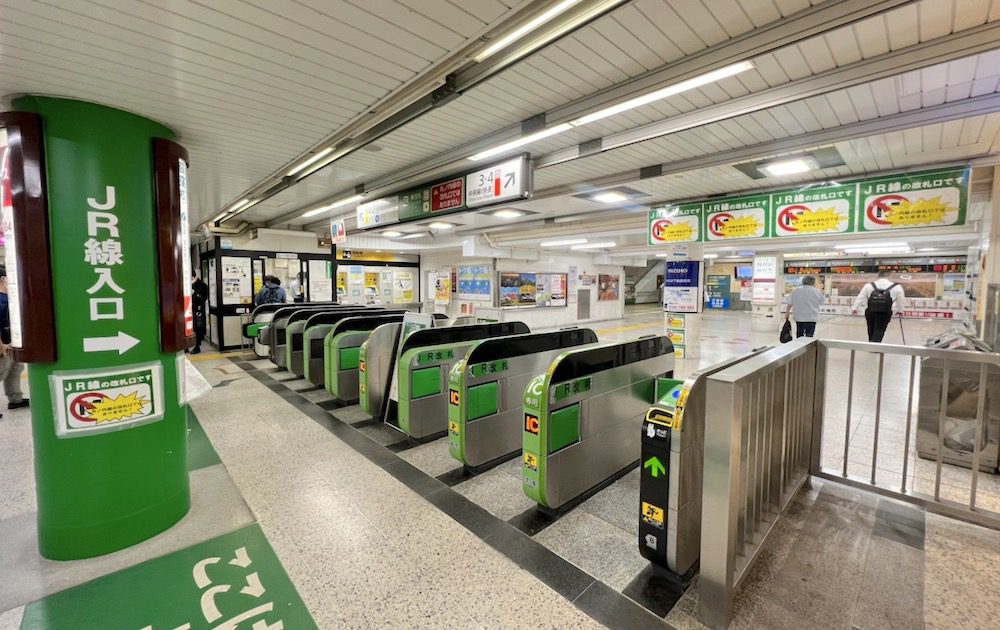 JR線荻窪駅から杉並公会堂へのアクセス画像1