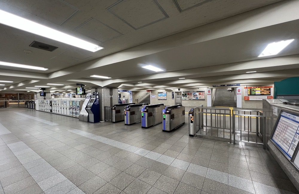 阪急電車大阪梅田駅から梅田芸術劇場へのアクセス画像1