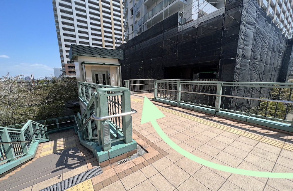 大阪メトロ中央線コスモスクエア駅からインテックス大阪へのアクセス画像5