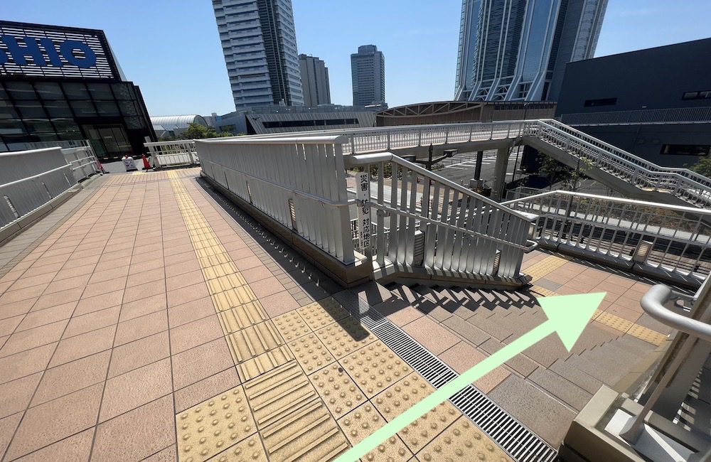 大阪メトロ中央線コスモスクエア駅からインテックス大阪へのアクセス画像9